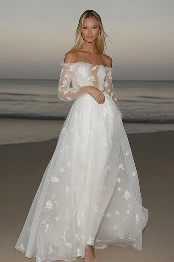 Robe de mariée romantique en tulle ivoire à manches longues avec appliques de dentelle